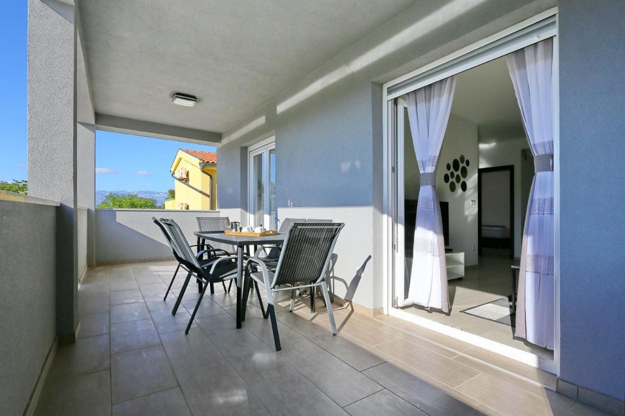 Apartments Lisac Vir Exterior foto