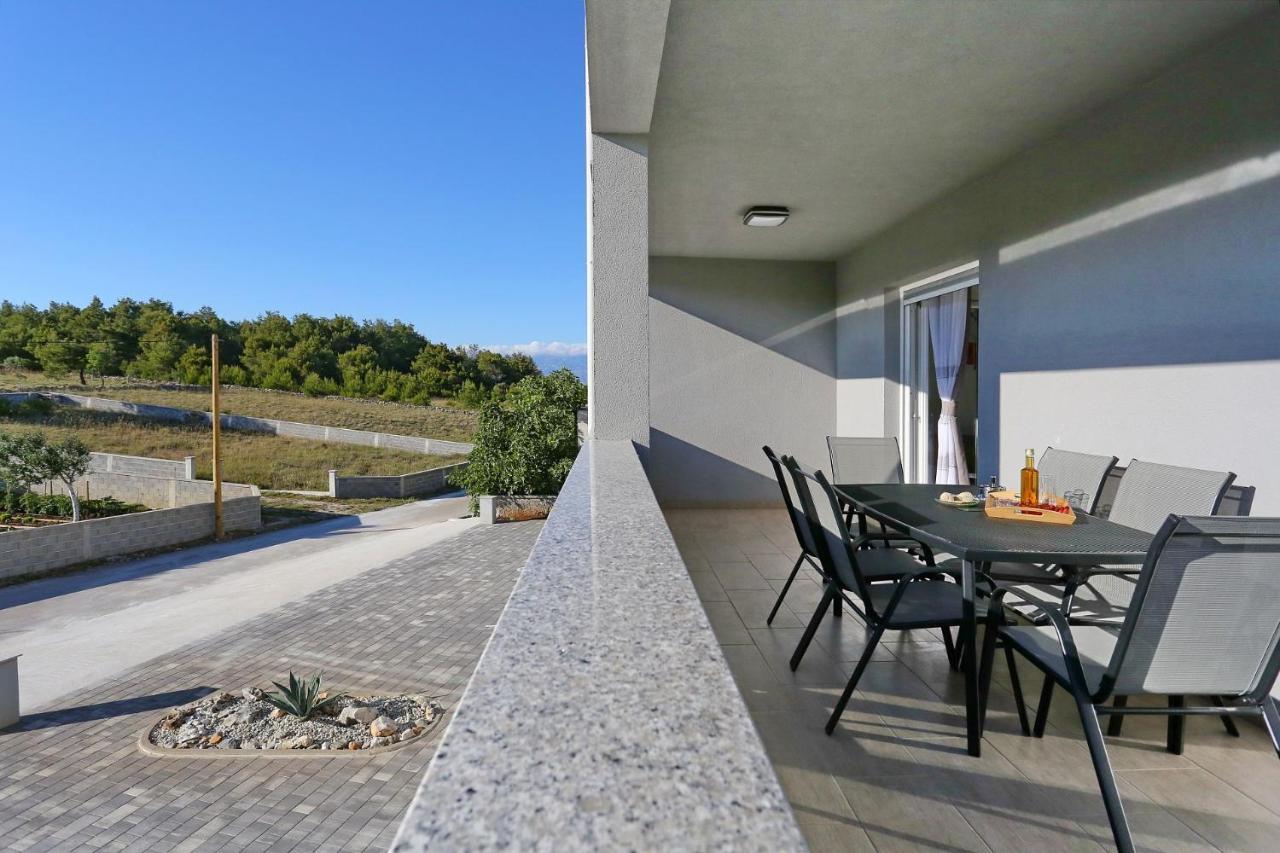 Apartments Lisac Vir Exterior foto
